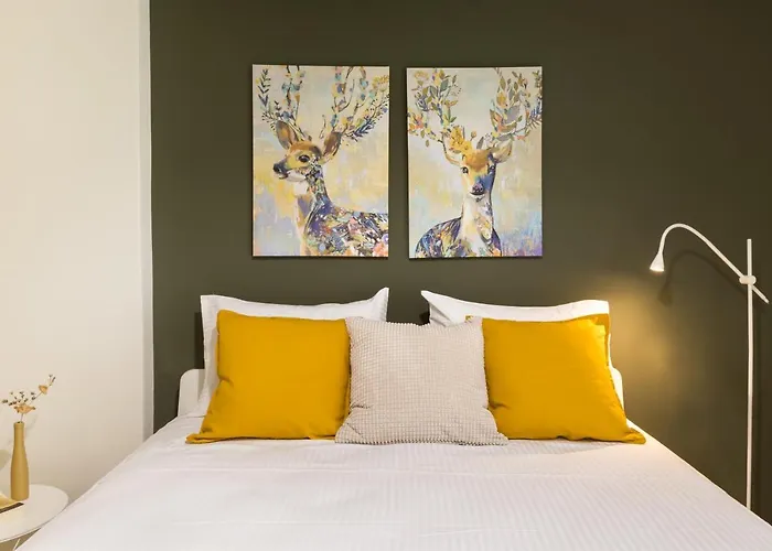 Effie's Cozy Front Ретимно