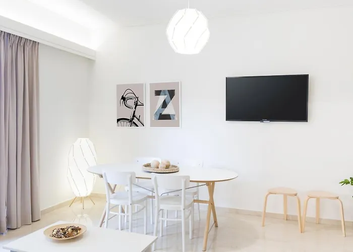 Effie's Cozy Front Ретимно