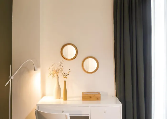 Effie's Cozy Front Ретимно